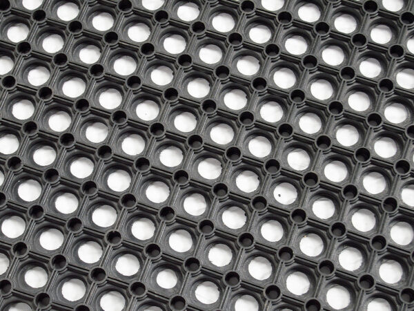 Hollow Ring Rubber Grass Mat (1m x 1m)